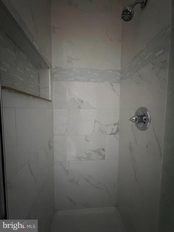 Foto del edificio - 245 W Ontario St