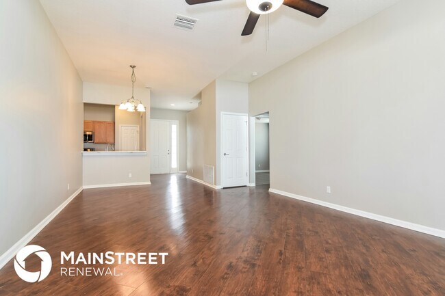 Building Photo - 14523 Wake Robin Dr