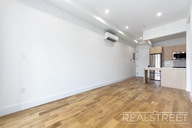 Foto del edificio - Brand New Residences with Modern Finishes ...