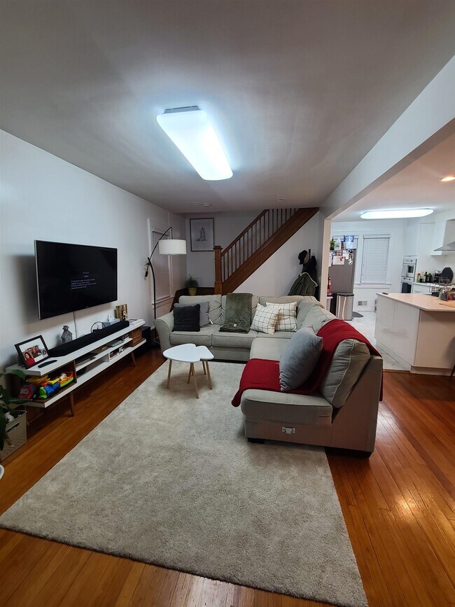 Foto del edificio - 8309 Grand Ave