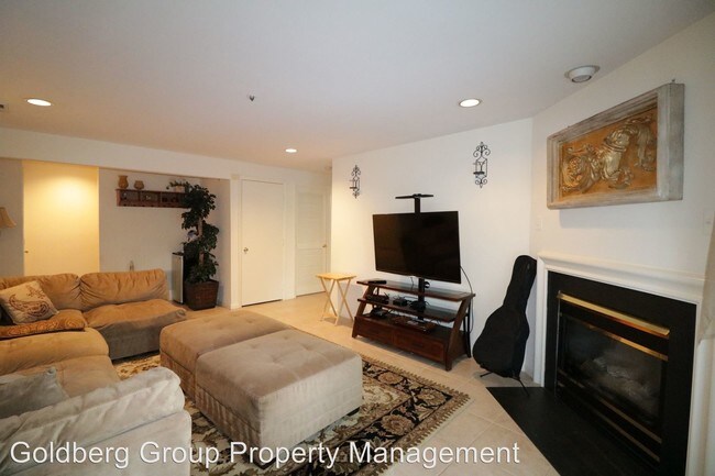 Building Photo - 10201 Cove Ledge Ct