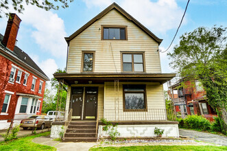 Building Photo - 1840 Brewster Ave