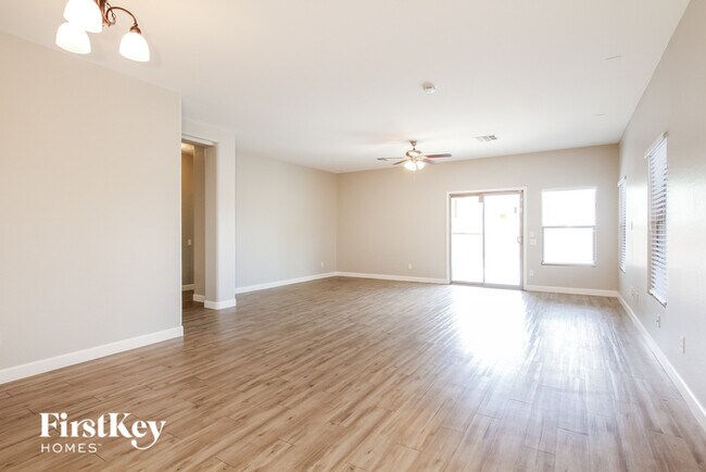 Foto del edificio - 7226 S 54th Ln