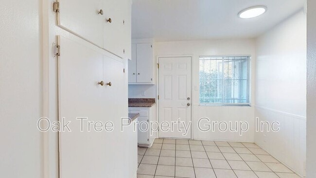 Building Photo - 2858–2860 Brookdale Ave