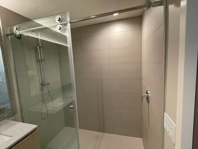 Building Photo - Brand NEW! Koula Studio