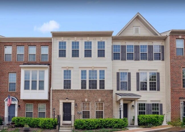 Building Photo - 1604 Sebring Ct