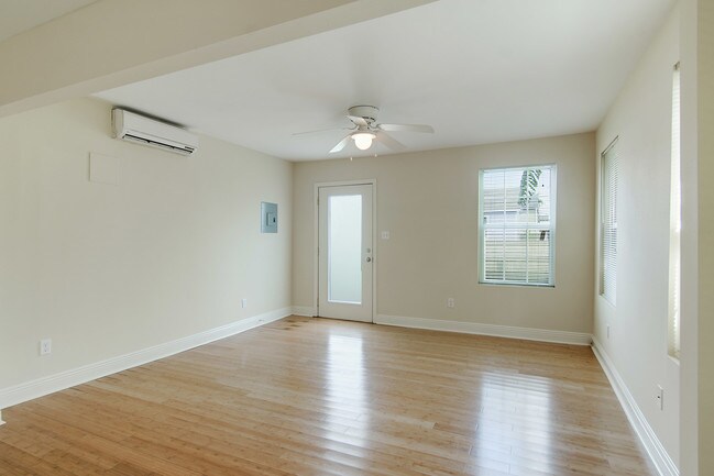 Building Photo - 8525 Hickory St