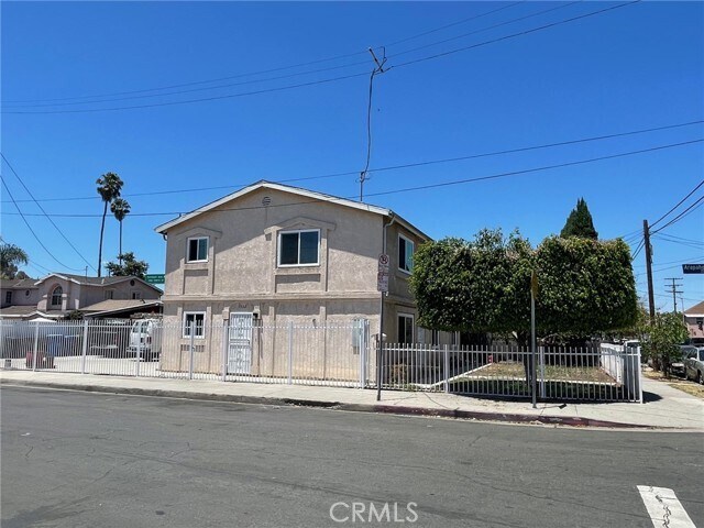 Foto principal - 1332 W 20th St