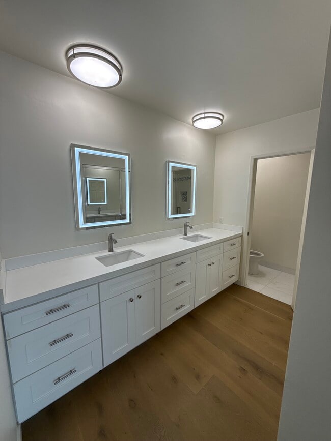 Building Photo - Malibu Coastline Apartments