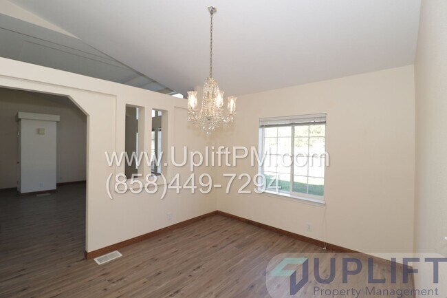 Building Photo - 3 bedroom 2.5 bathroom home in Ramona, Pre...