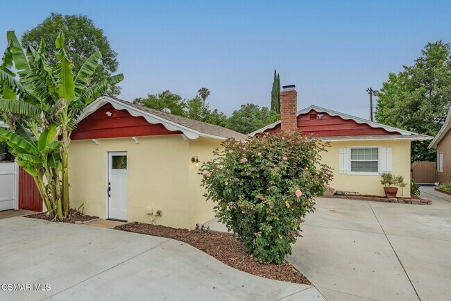 Building Photo - 22637 Mariano St
