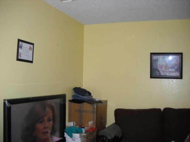 Sala de estar - 303 S Palm Dr