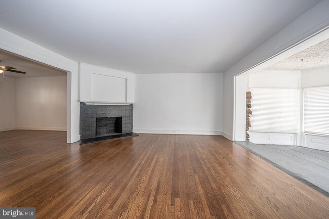 Building Photo - 6461 Morris Park Rd