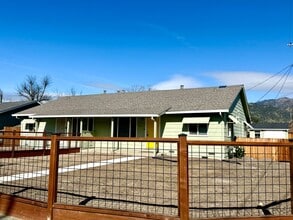 Building Photo - 702 Washington St