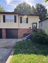 Building Photo - 707 N Frandsen Rd