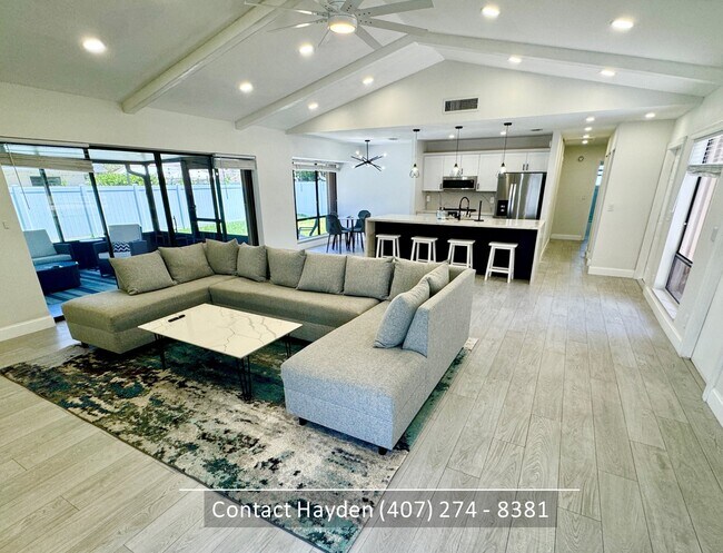 Sala de estar - 1523 Gallinule Dr