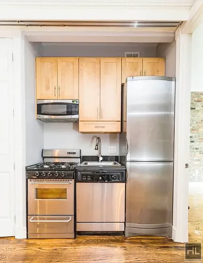 Building Photo - E 1ST ST.