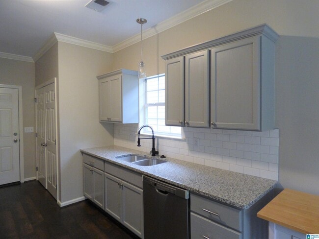 Foto del edificio - 951 Savannah Ln