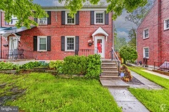 Building Photo - 521 Academy Rd