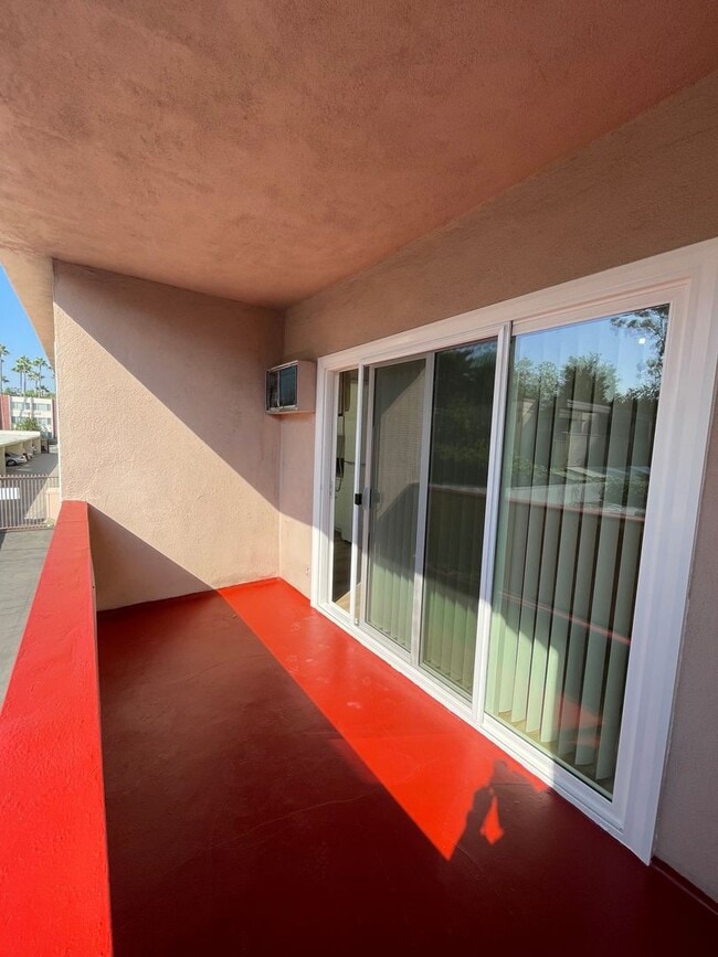 Building Photo - 5433 Sepulveda Blvd