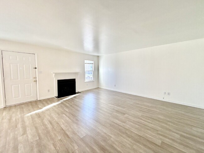 Foto del edificio - Gorgeous Updated Condo In Virginia Beach!