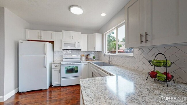 Building Photo - 2900 Ross Dr