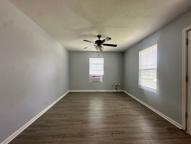 Foto del edificio - Cozy 3-Bedroom Home with Great Amenities!