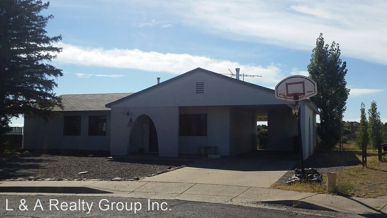 Primary Photo - 3 br, 1 bath House - 111 Chalcocite