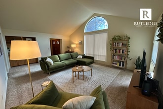 Building Photo - 2921 Grizzly Dr