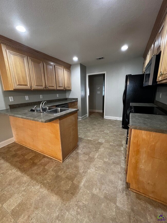 Building Photo - 306 Hummingbird Ln