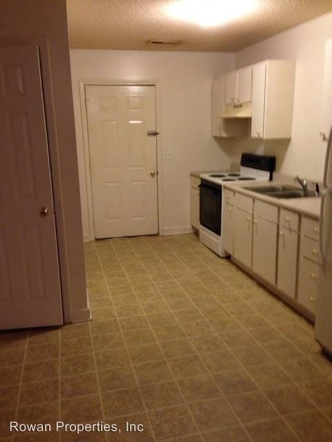 Building Photo - 302-308 Foster Ln