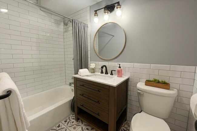 Building Photo - 58 Astor Pl