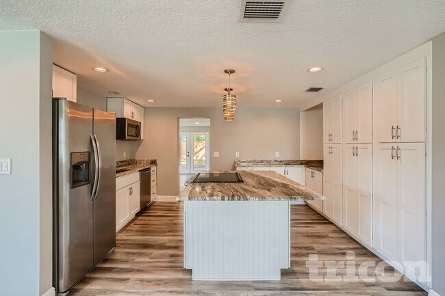 Foto del edificio - 5285 86th Ave