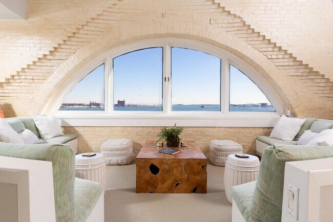 Building Photo - 65 Commercial Wharf