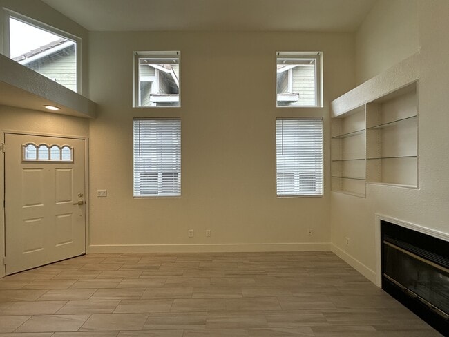 Building Photo - 15819 Antelope Dr