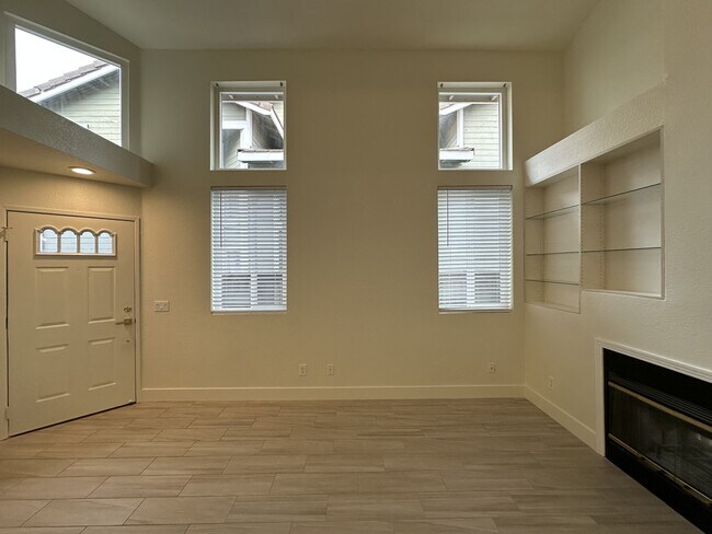 Foto del edificio - 15819 Antelope Dr