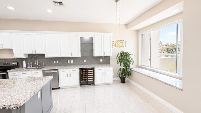 Foto del edificio - 1442 W Coral Reef Dr