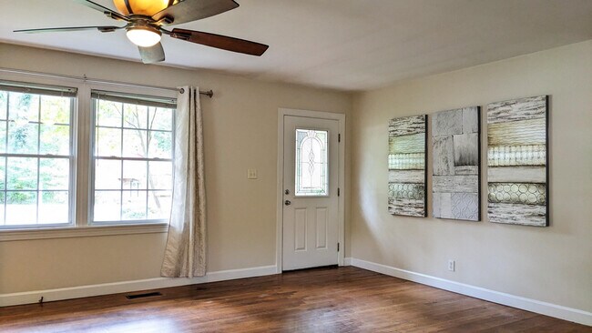 Foto del edificio - 204 Celeste Cir