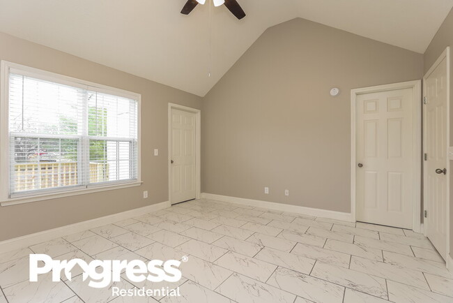 Building Photo - 602 Butternut Trce