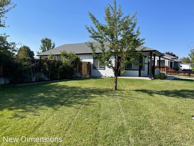 Building Photo - 3 br, 2 bath House - 4915 Escalon