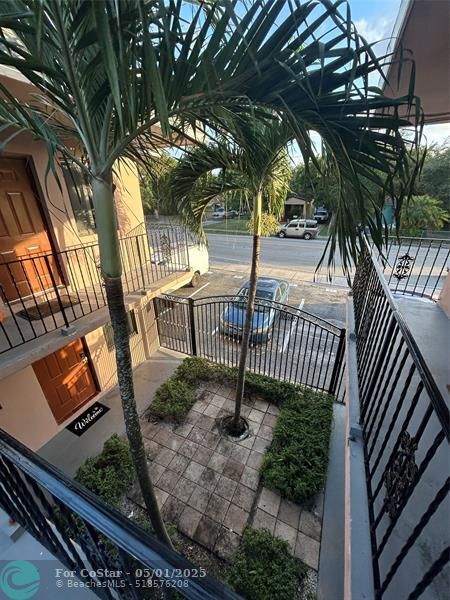 Foto del edificio - 2545 Taft St