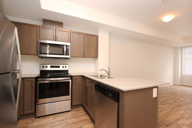 Building Photo - Stunning 2-Bedroom Townhouse for Rent in Pickering