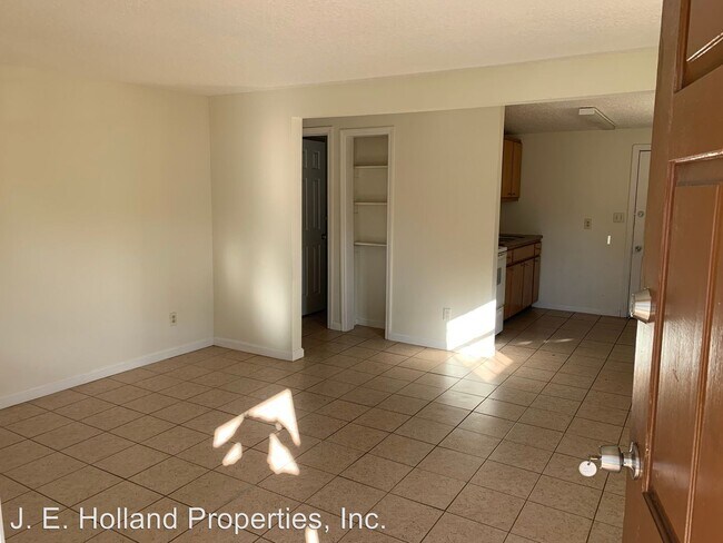 Building Photo - 2 br, 1 bath House - 8415 Hare Avenue