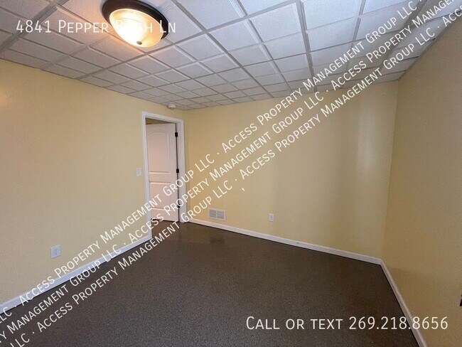 Foto del edificio - 4841 Pepper Bush Ln