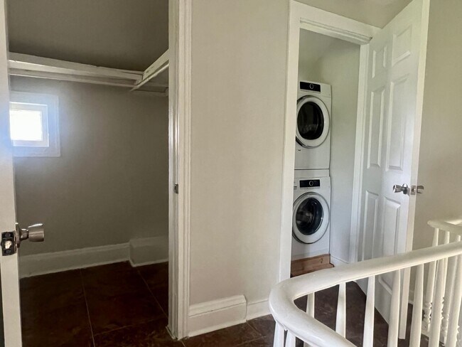 Foto del edificio - 5394 W Ridge Rd