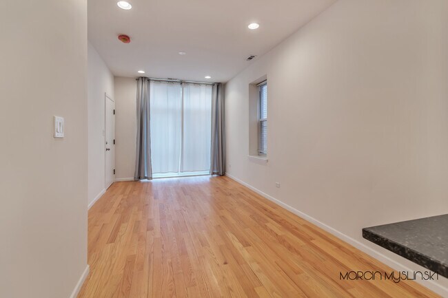 Sala de estar - 602 W 26th St