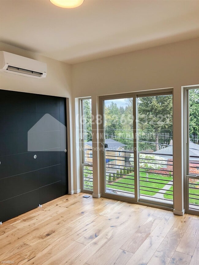 Building Photo - 3 br, 2.5 bath Townhome - 8529 Interlake A...