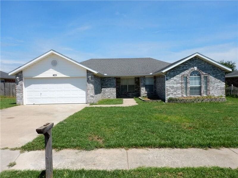 Foto principal - 630 Cass Rd