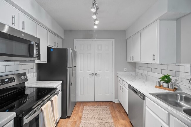 Building Photo - The Tarragon Apartments