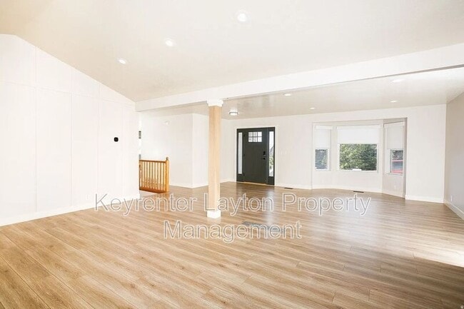 Foto del edificio - 1306 N Thornfield Rd